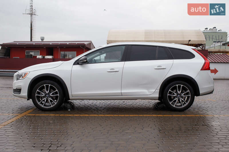 Универсал Volvo V60 Cross Country 2016 в Львове