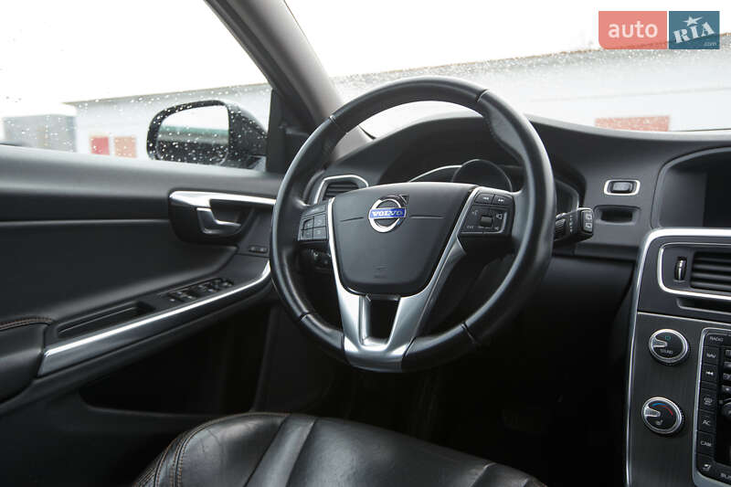 Универсал Volvo V60 Cross Country 2016 в Львове