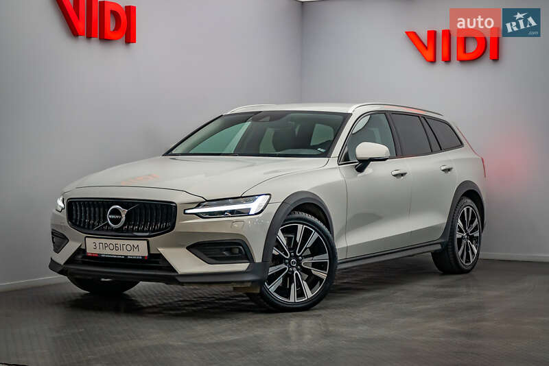 Volvo V60 Cross Country 2019