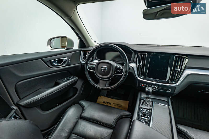 Универсал Volvo V60 Cross Country 2019 в Киеве фото 12 Универсал Volvo V60 Cross Country 2019 в Киеве