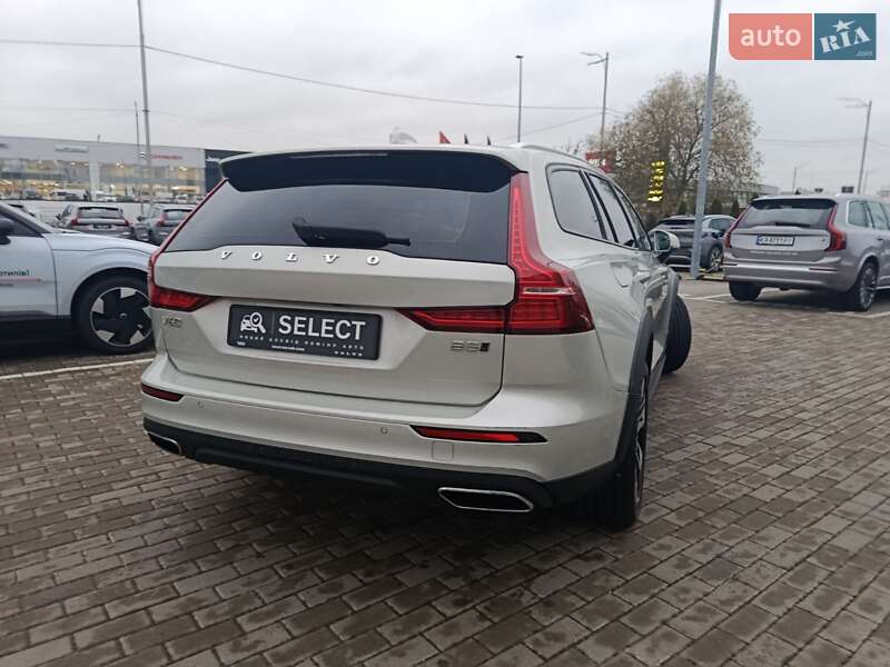 Универсал Volvo V60 Cross Country 2020 в Киеве