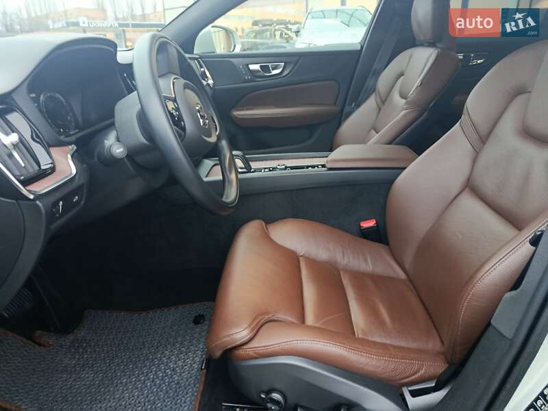 Универсал Volvo V60 Cross Country 2020 в Киеве