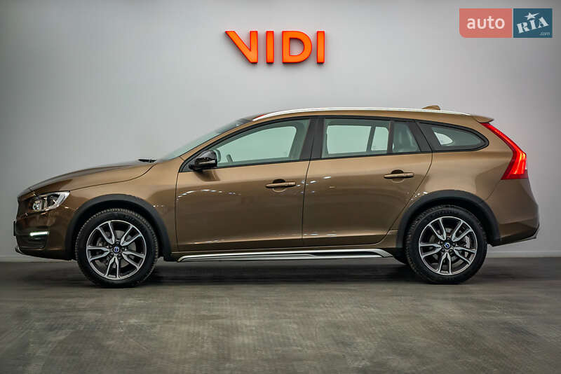 Универсал Volvo V60 Cross Country 2018 в Киеве