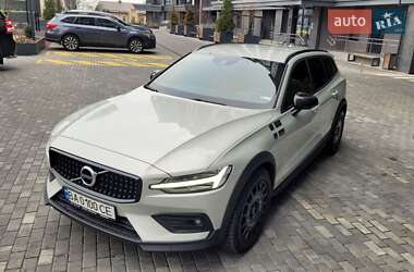 Универсал Volvo V60 Cross Country 2019 в Киеве