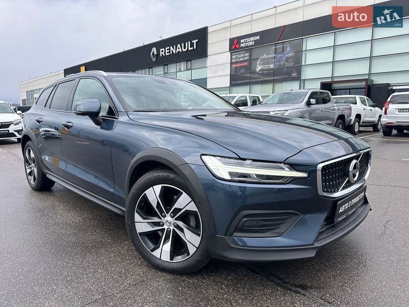 Volvo V60 Cross Country 2021