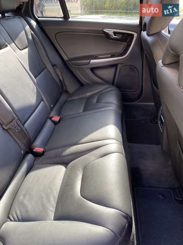 Универсал Volvo V60 2015 в Львове фото 7 Универсал Volvo V60 2015 в Львове