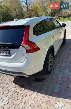 Универсал Volvo V60 2015 в 