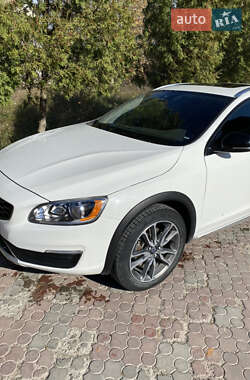 Универсал Volvo V60 2015 в 