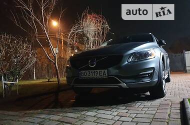Позашляховик / Кросовер Volvo V60 2015 в Івано-Франківську