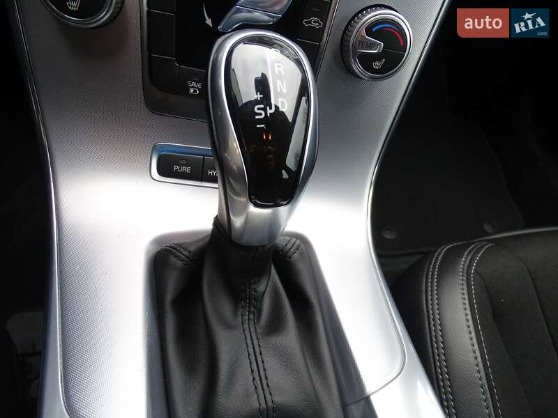 Универсал Volvo V60 2016 в Киеве фото 17 Универсал Volvo V60 2016 в Киеве