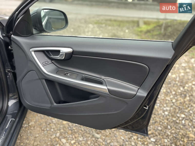 Универсал Volvo V60 2015 в Черновцах фото 32 Универсал Volvo V60 2015 в Черновцах