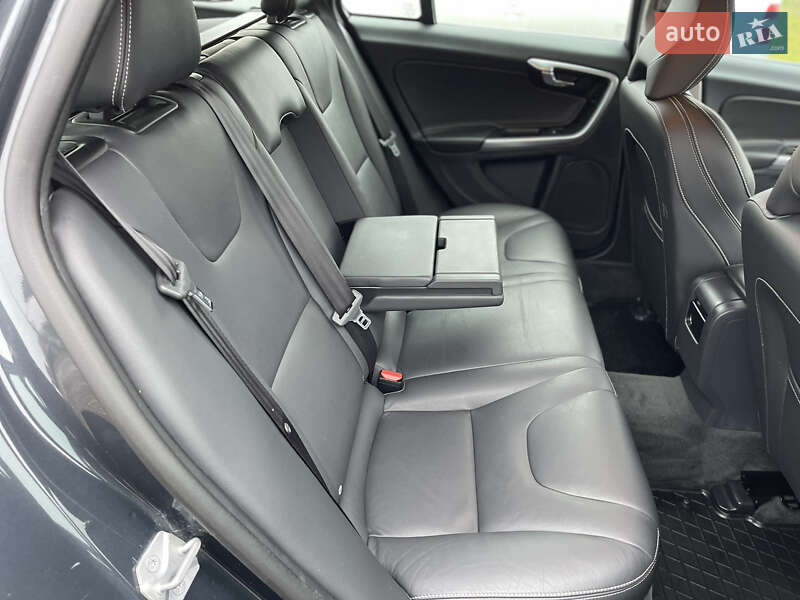 Универсал Volvo V60 2015 в Черновцах фото 34 Универсал Volvo V60 2015 в Черновцах