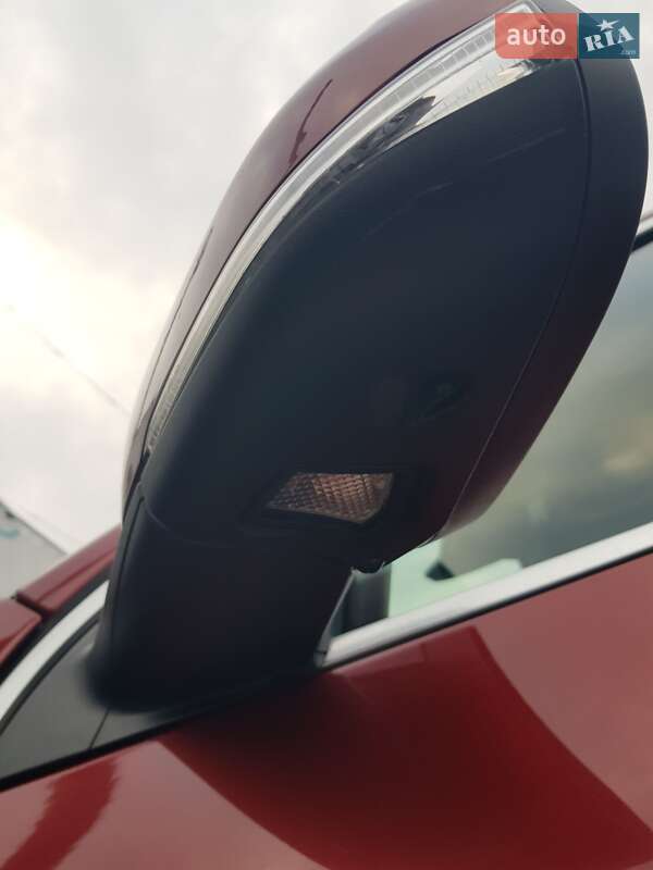 Универсал Volvo V60 2014 в Вишневом
