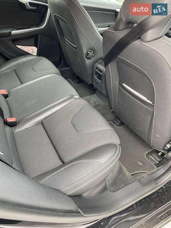 Универсал Volvo V60 2012 в Кривом Роге