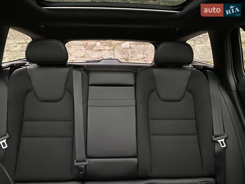Volvo V60 2018 VIN YV1ZWA8UDK1006799 фото оголошення 12 з 60
