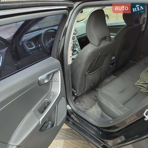 Универсал Volvo V60 2015 в Ужгороде