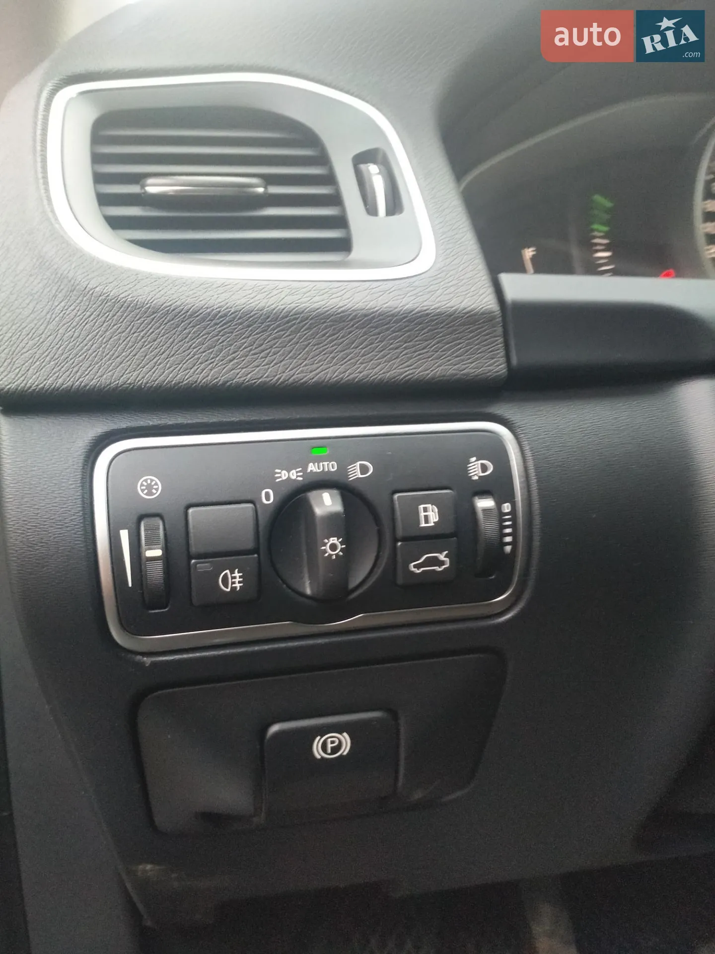 2015 Volvo V60 - мініатюра 9