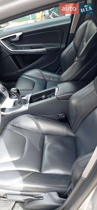 Универсал Volvo V60 2016 в Полтаве