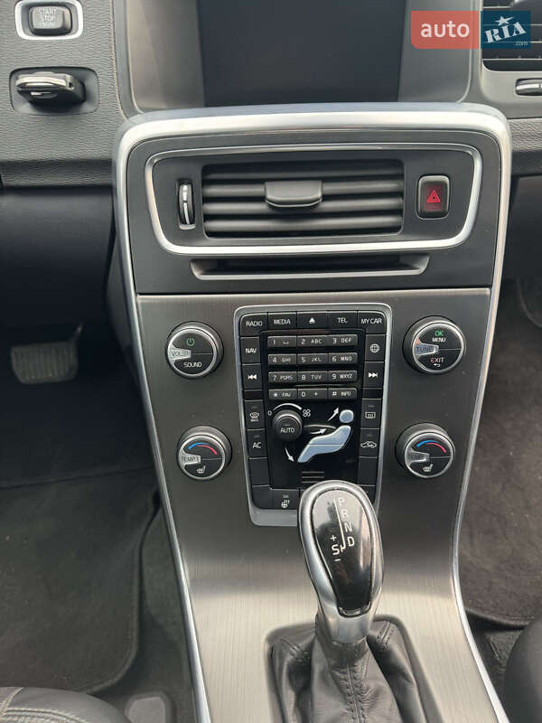 Универсал Volvo V60 2014 в Новояворовске