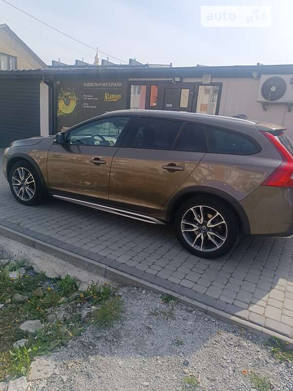 Универсал Volvo V60 2015 в Львове