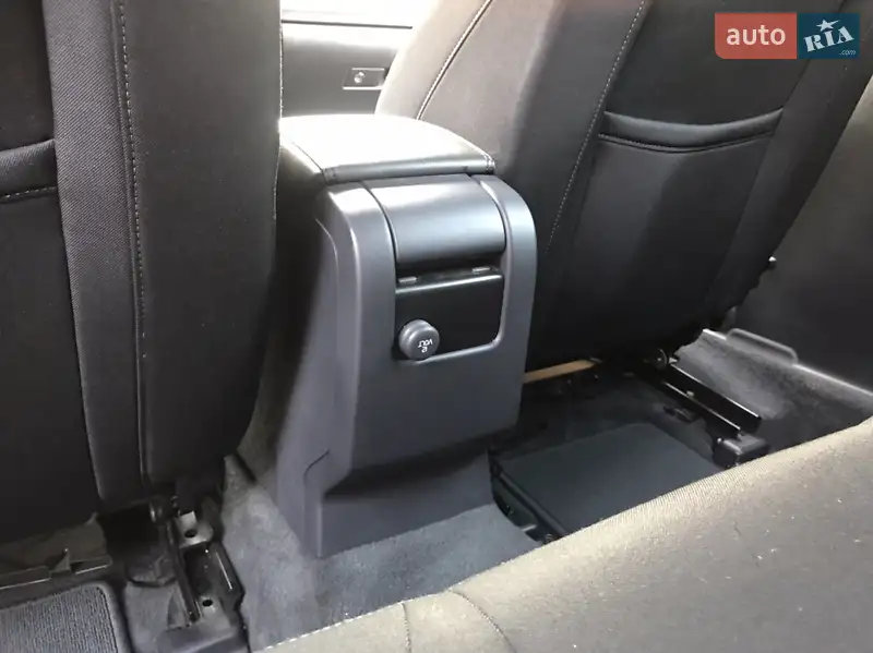 Volvo V60 2017 VIN YV1FW7880H2372273 фото оголошення 30 з 87