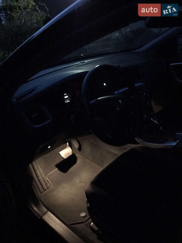 Универсал Volvo V60 2017 в Калуше