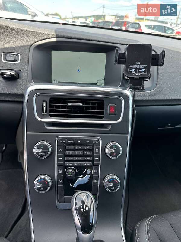 Универсал Volvo V60 2014 в Черновцах