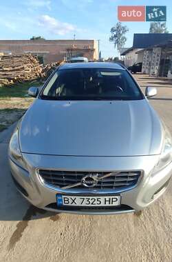 Универсал Volvo V60 2011 в 