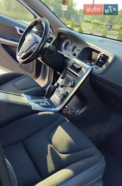 Универсал Volvo V60 2011 в 