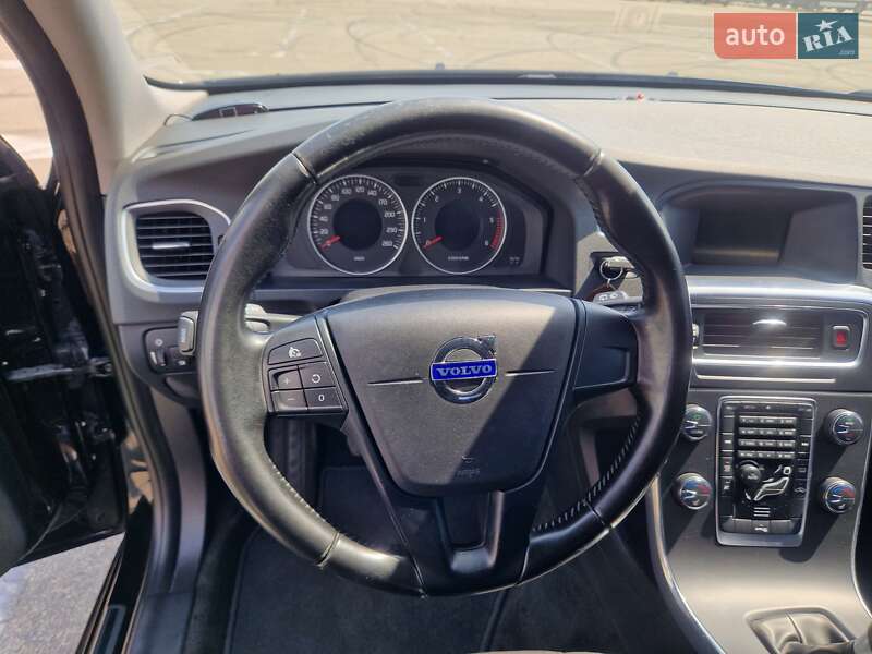 Универсал Volvo V60 2012 в Киеве