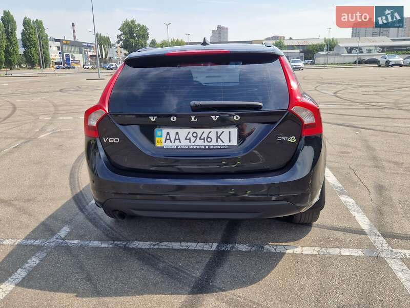 Универсал Volvo V60 2012 в Киеве