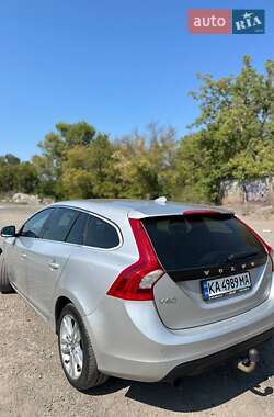 Универсал Volvo V60 2012 в 