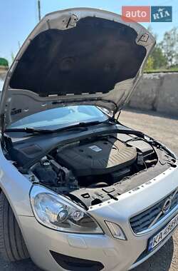 Универсал Volvo V60 2012 в 