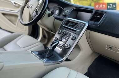 Универсал Volvo V60 2014 в 