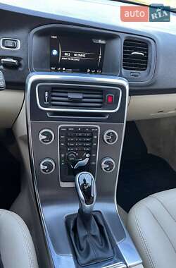 Универсал Volvo V60 2014 в 