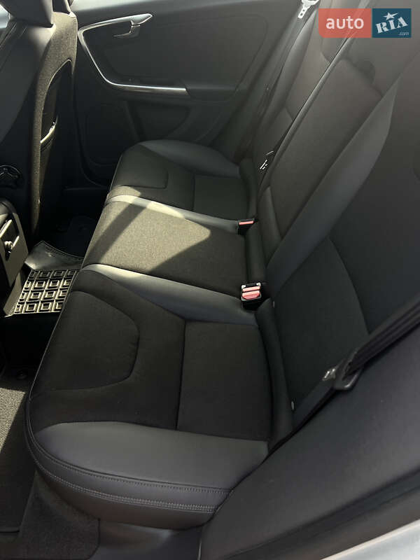 Універсал Volvo V60 2011 в Києві