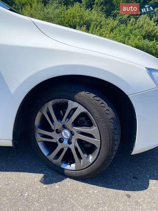 Универсал Volvo V60 2014 в Киеве фото 5 Универсал Volvo V60 2014 в Киеве