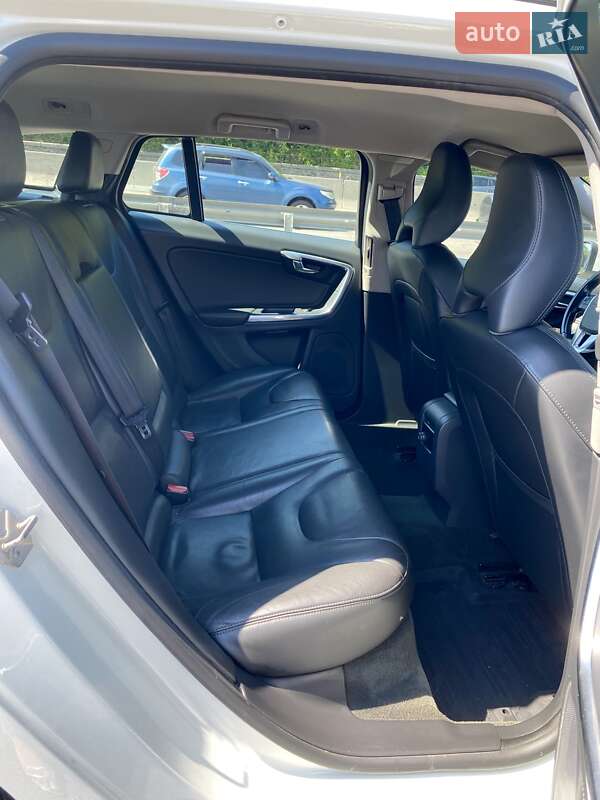 Универсал Volvo V60 2014 в Киеве фото 18 Универсал Volvo V60 2014 в Киеве