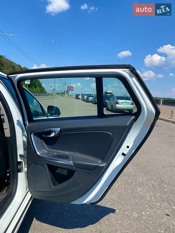 Volvo V60 2014 VIN YV1FW848BE1212761 фото оголошення 20 з 71