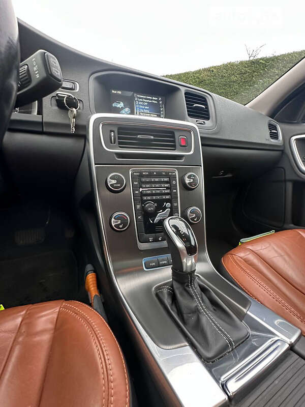 Универсал Volvo V60 2013 в Коростене фото 17 Универсал Volvo V60 2013 в Коростене