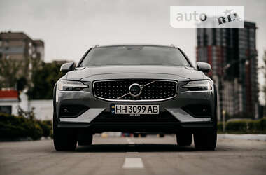 Volvo V60 2023