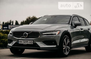 Универсал Volvo V60 2023 в Одессе