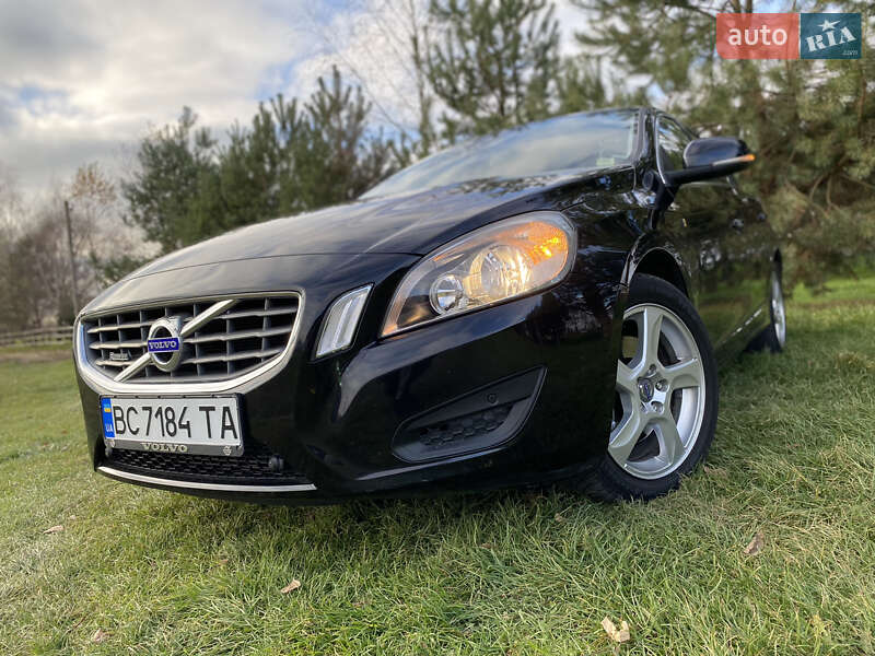Volvo V60 2011