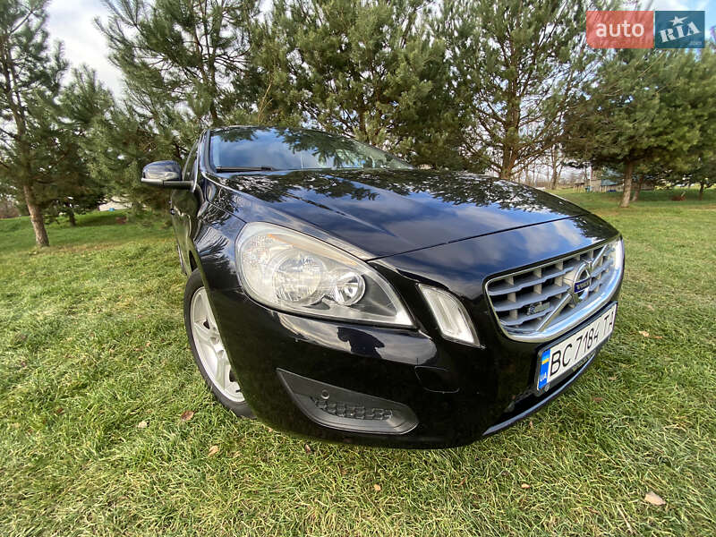 Универсал Volvo V60 2011 в Дрогобыче