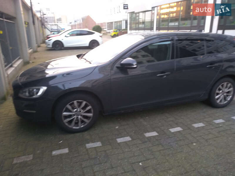 Универсал Volvo V60 2017 в Ровно фото 2 Универсал Volvo V60 2017 в Ровно