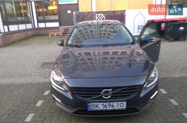Volvo V60 2017