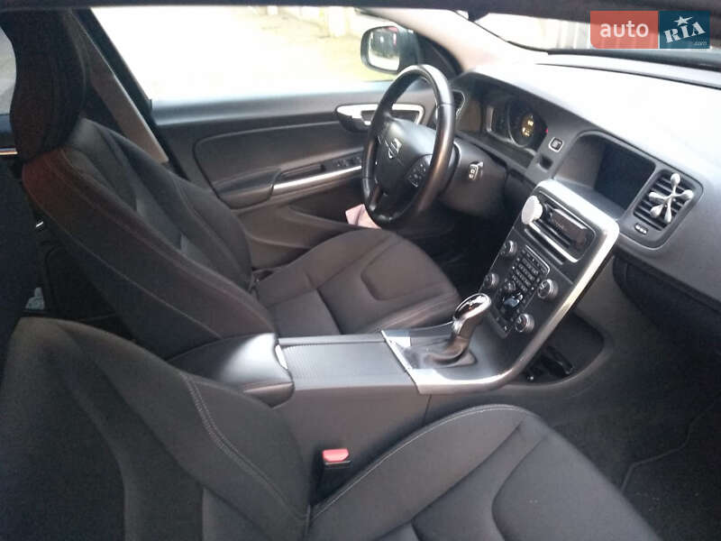Универсал Volvo V60 2017 в Ровно фото 5 Универсал Volvo V60 2017 в Ровно