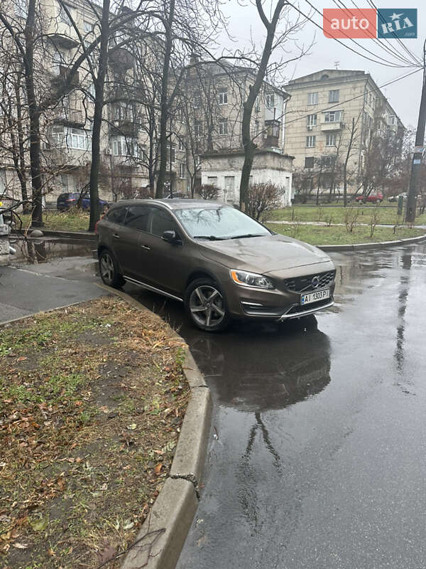 Универсал Volvo V60 2015 в Киеве