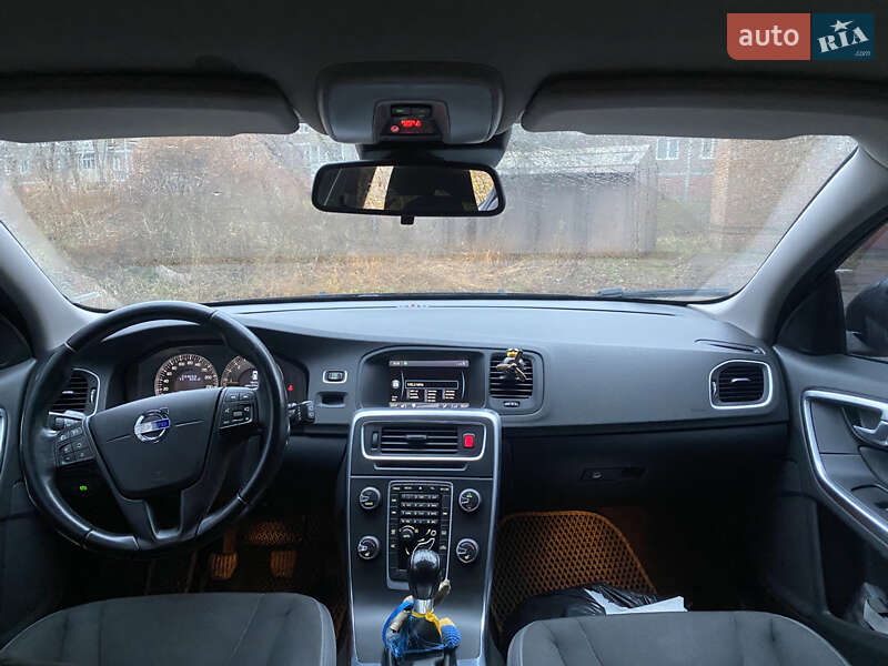 Volvo V60 2011