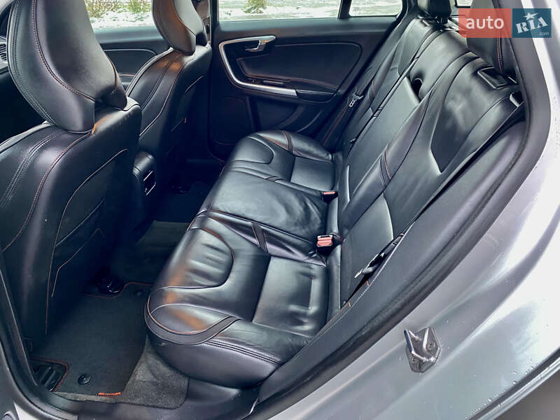 Универсал Volvo V60 2016 в Львове фото 34 Универсал Volvo V60 2016 в Львове